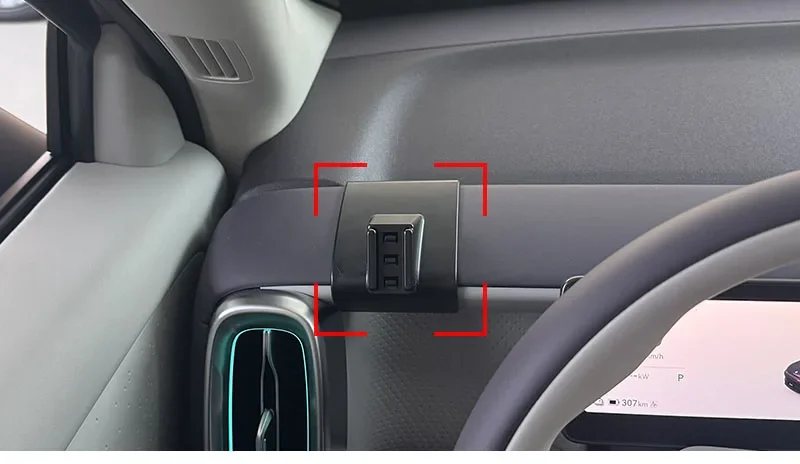 Leapmotor B10 Phone Mount view 2