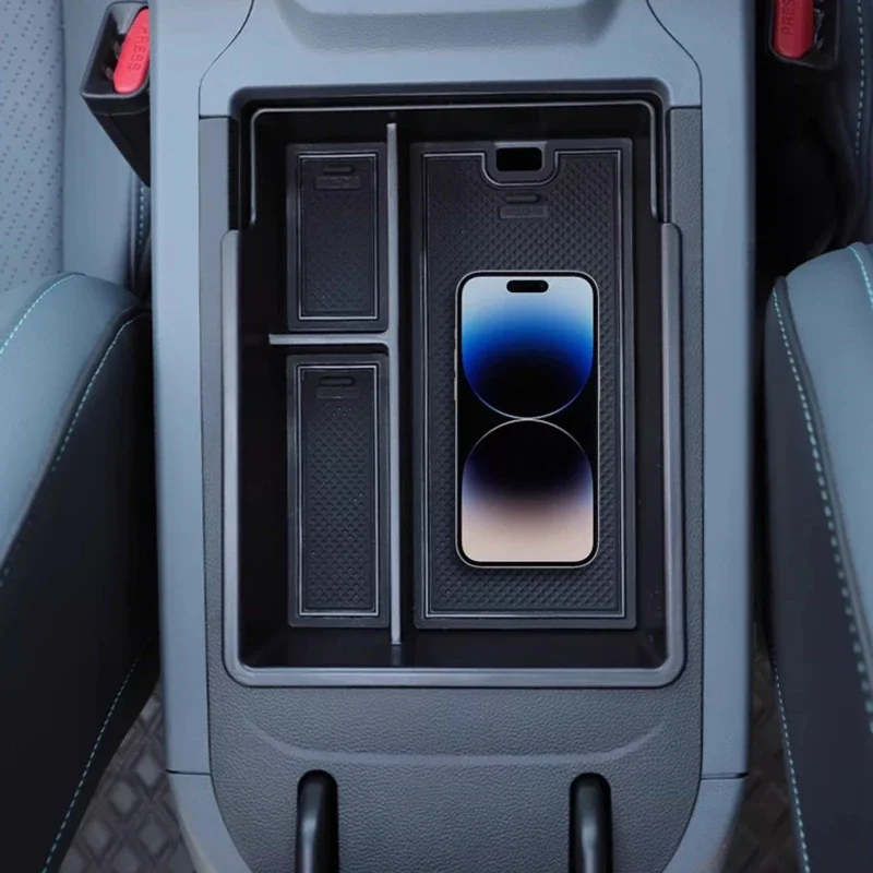 MG S9 PHEV Centre Armrest Organiser view 4