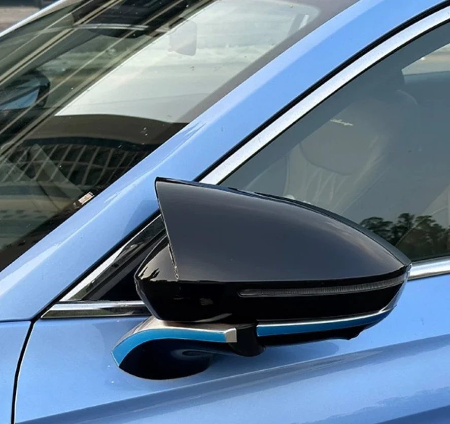 Omoda 5 Carbon-Look Wing Mirror Covers (Pair)